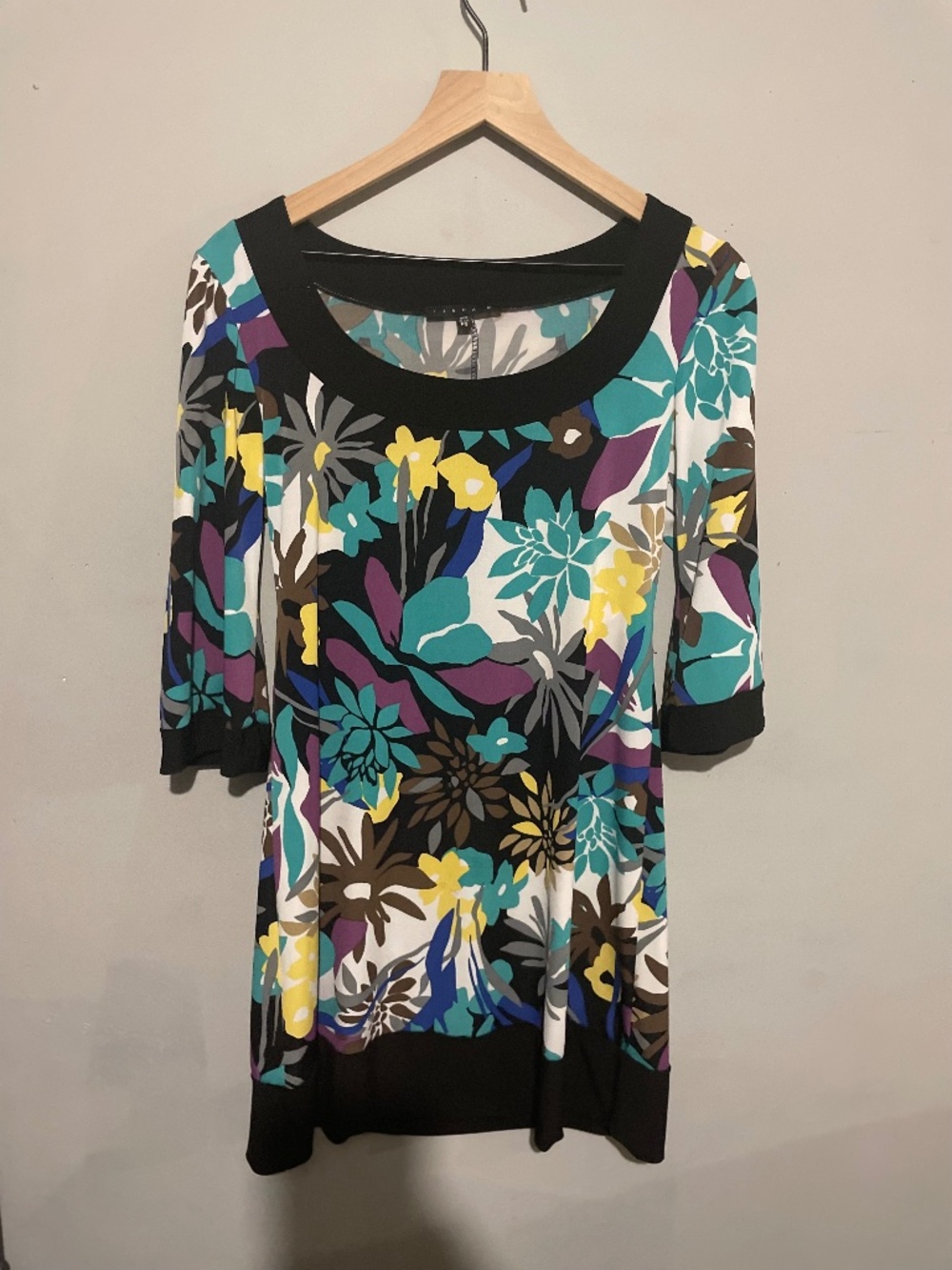 Tiana Women’s small petite multicolor print dress